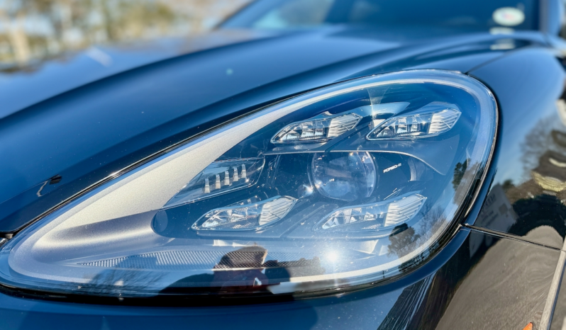 Porsche Cayenne E-Hybrid full