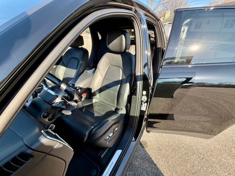 Porsche Cayenne E-Hybrid full