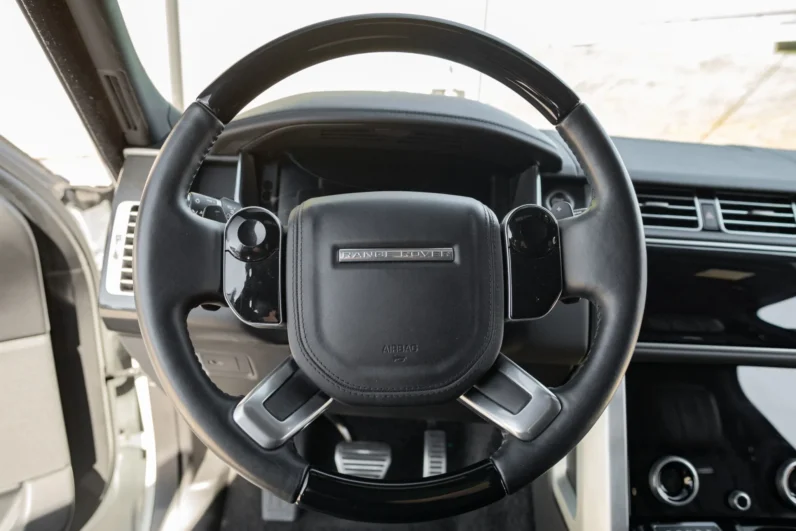 Land Rover Range Rover P525 HSE full