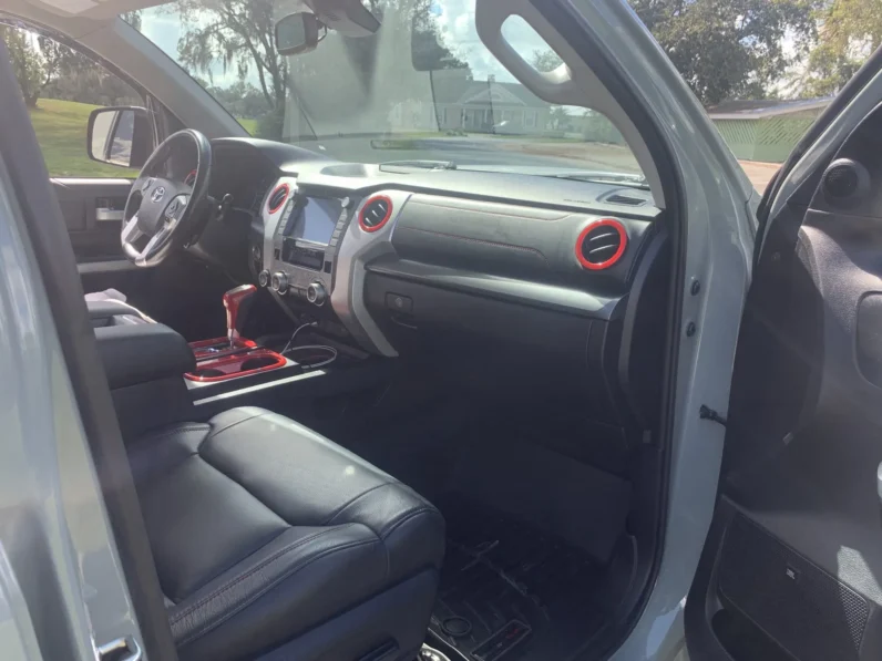Toyota Tundra TRD Pro CrewMax full