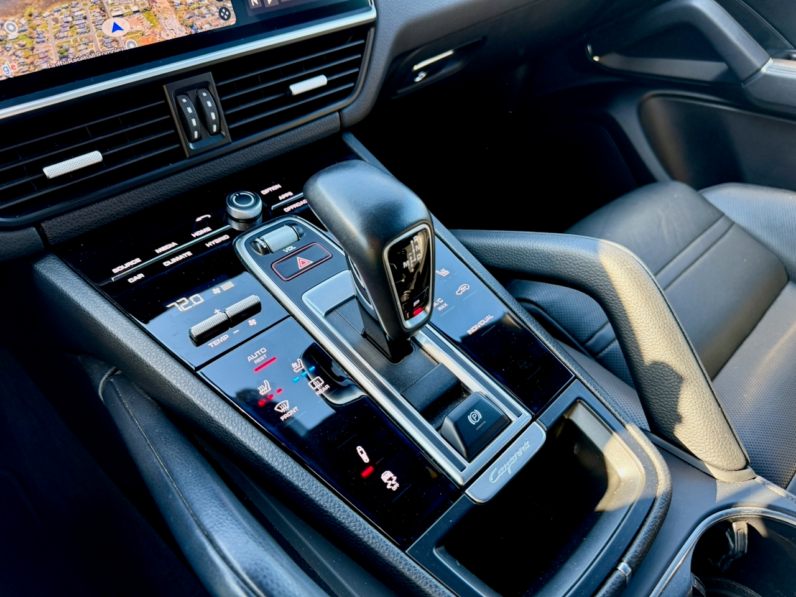 Porsche Cayenne E-Hybrid full