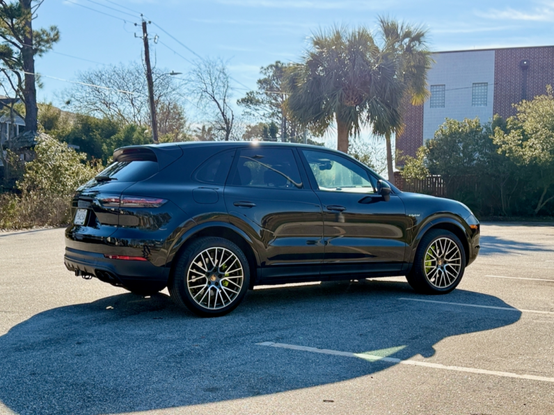 Porsche Cayenne E-Hybrid full