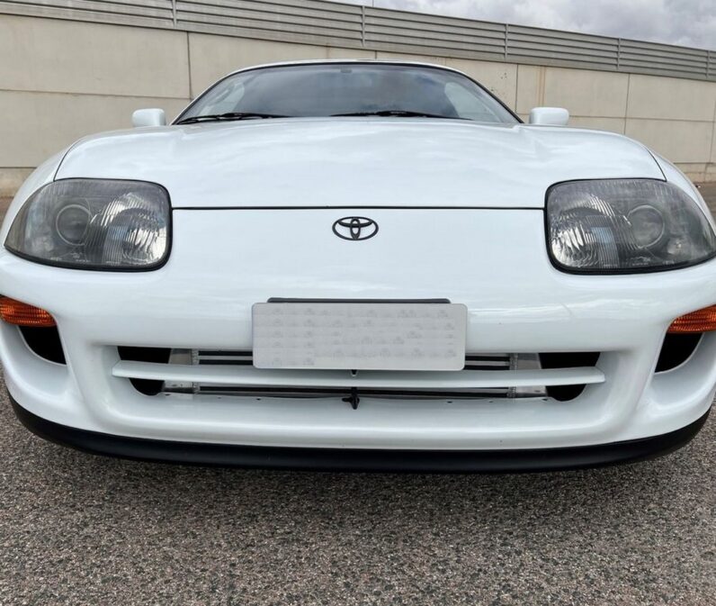 Toyota Supra 3.0i Twin Turbo Auto full