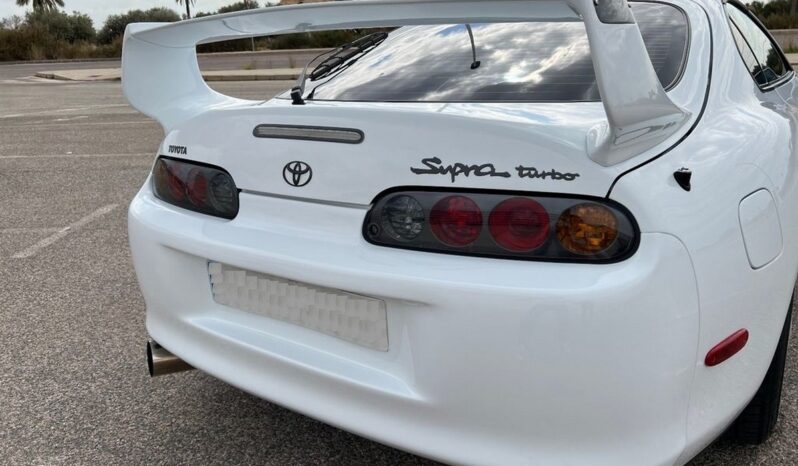 Toyota Supra 3.0i Twin Turbo Auto full