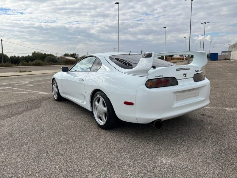 Toyota Supra 3.0i Twin Turbo Auto full