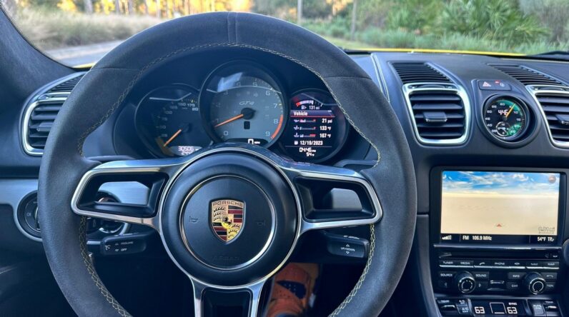 2016 Porsche Cayman GT4 full