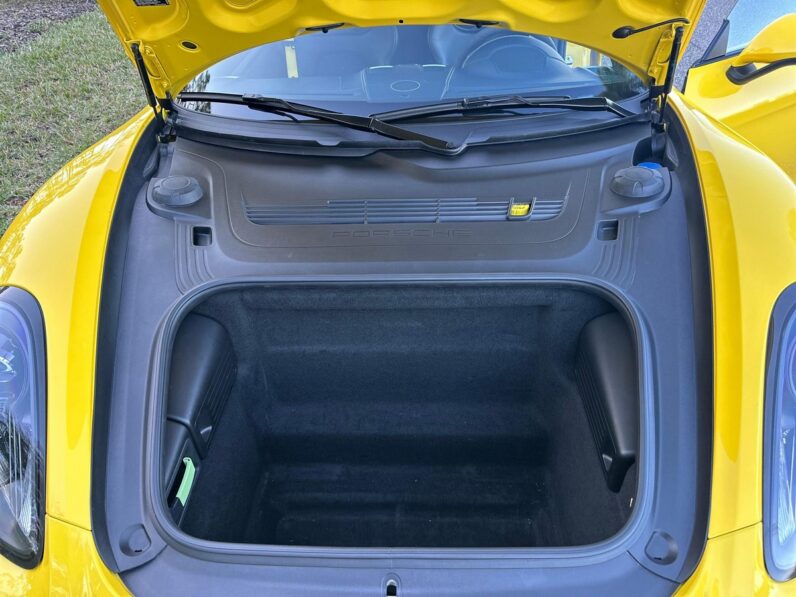 2016 Porsche Cayman GT4 full