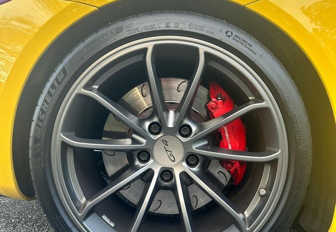 2016 Porsche Cayman GT4 full