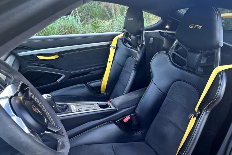 2016 Porsche Cayman GT4 full