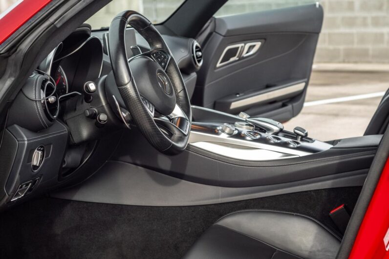 
								2017 Mercedes-AMG GT Coupe full									