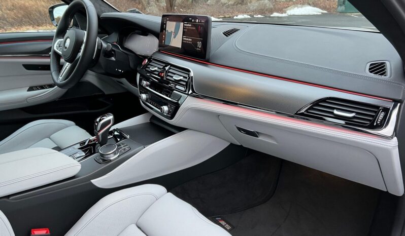 2023 BMW M5 xDrive – 617HP full