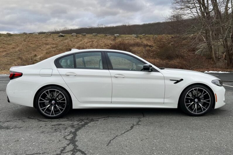 2023 BMW M5 xDrive – 617HP full