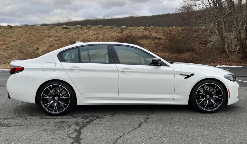 2023 BMW M5 xDrive – 617HP full