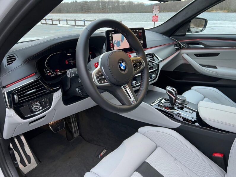 2023 BMW M5 xDrive – 617HP full