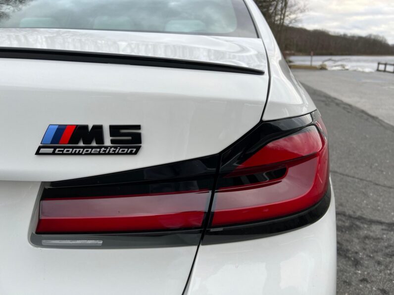 2023 BMW M5 xDrive – 617HP full