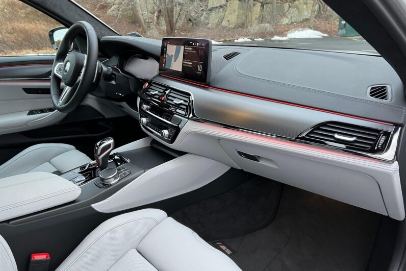 2023 BMW M5 xDrive – 617HP full