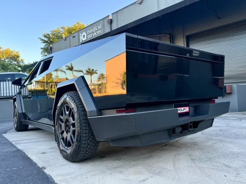 Tesla Cybertruck Cyberbeast Foundation full