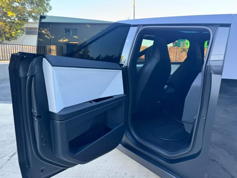 Tesla Cybertruck Cyberbeast Foundation full
