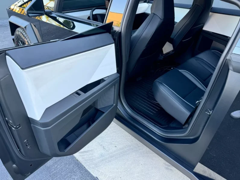 Tesla Cybertruck Cyberbeast Foundation full